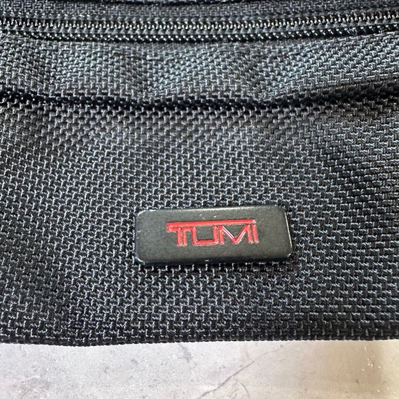 Tumi Ballistic Black Nylon Electronic Cord Travel Pouch Organizer Zip Closure - Picture 5 of 8